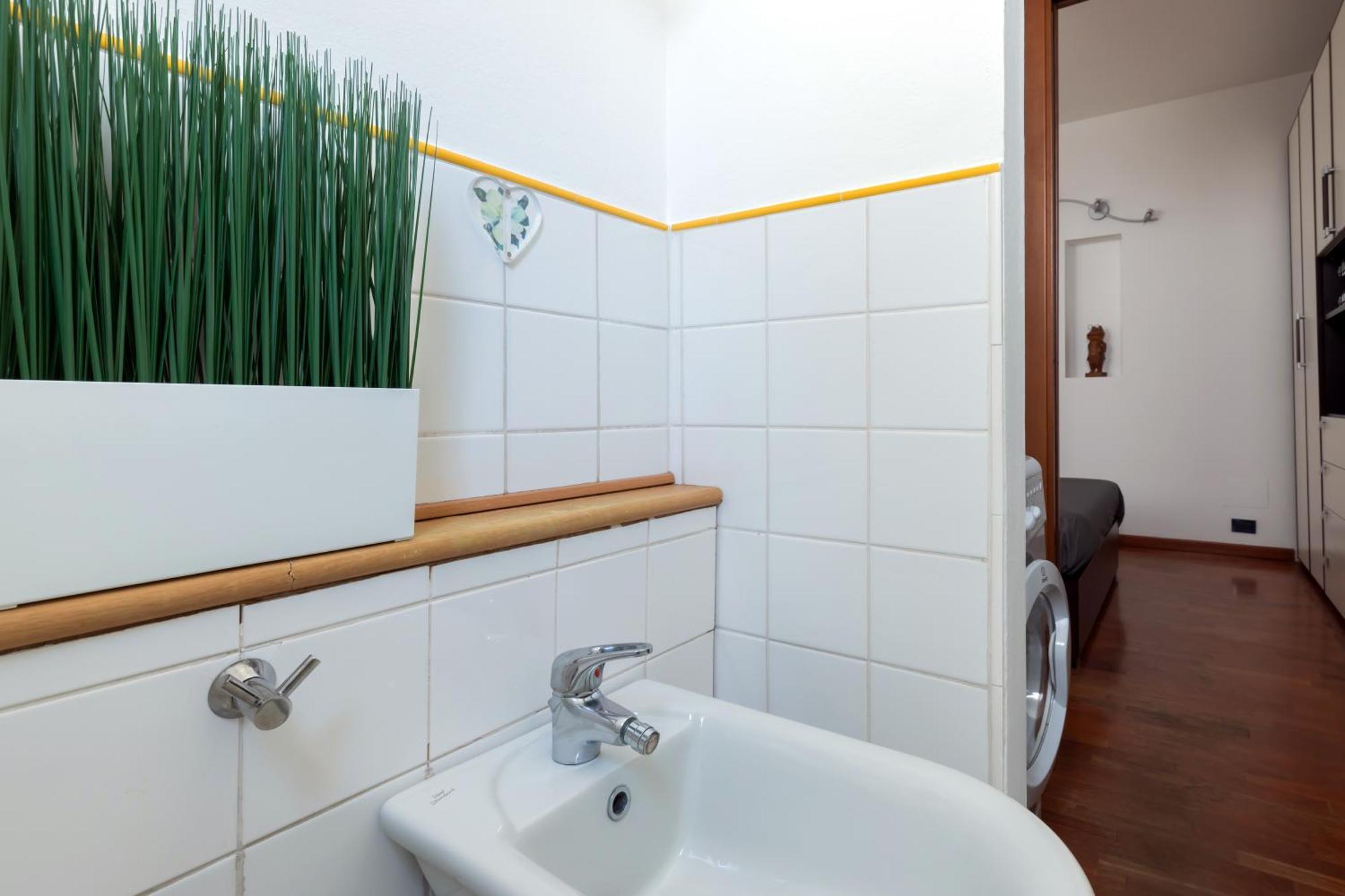 Apartment Terrace At 20 Minutes From Duomo - Homeunity *